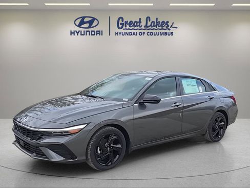 New 2026 Hyundai Elantra SEL Sport Premium FWD image 2