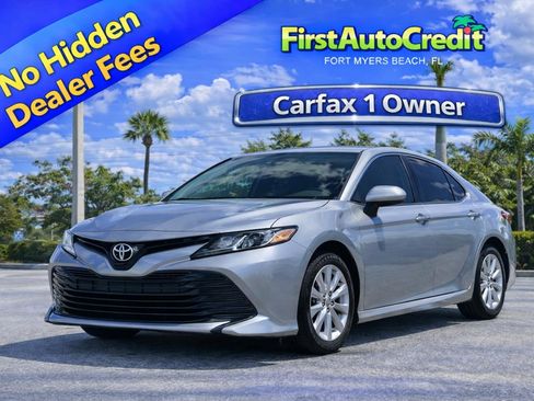 Used 2020 Toyota Camry LE image 1