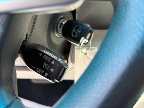 Used 2012 Toyota Camry LE FWD image 24