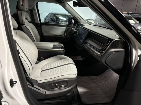 Used 2024 Rivian R1S Adventure AWD/4WD image 42