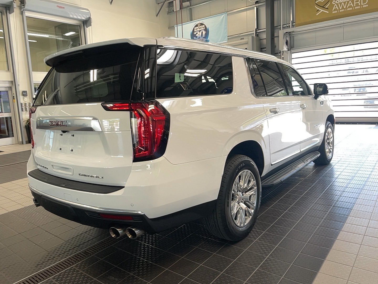 Used 2024 GMC Yukon XL Denali AWD/4WD image 28