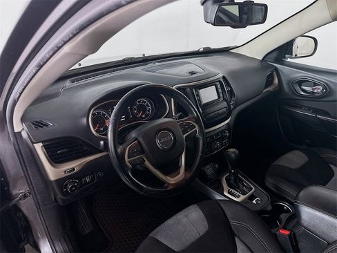 Used 2014 Jeep Cherokee Latitude w/ Comfort/Convenience Group image 30