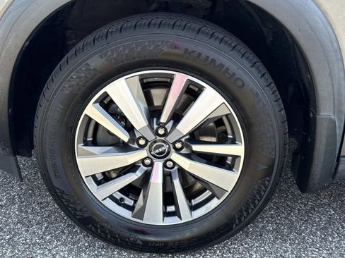 Certified 2022 Nissan Pathfinder SV image 11