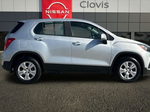 Used 2017 Chevrolet Trax LS FWD image 9