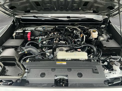 Used 2024 Toyota Tacoma TRD Sport AWD/4WD image 19