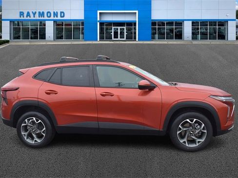 Used 2024 Chevrolet Trax LT w/ Driver Confidence Package image 2