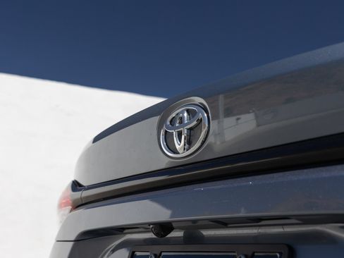 Used 2020 Toyota Corolla LE w/ Carpet Mat Package (TMS) FWD image 12