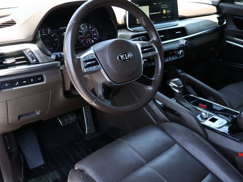 Used 2020 Kia Telluride SX w/ Towing Package FWD image 3