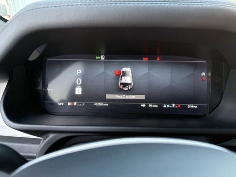 Used 2025 Land Rover Defender 110 S image 20