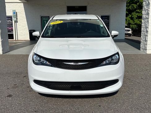 Used 2023 Chrysler Voyager LX FWD image 22