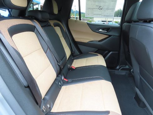 New 2025 Chevrolet Equinox ACTIV w/ Safety and Technology Package image 37