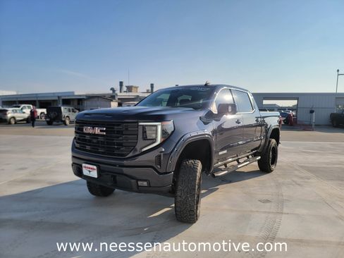Used 2022 GMC Sierra 1500 Elevation w/ Preferred Package image 3
