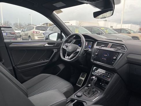 Certified 2023 Volkswagen Tiguan SE R-Line image 38