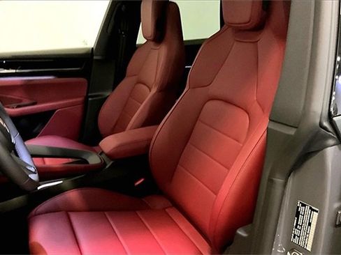 New 2025 Porsche Macan 4S Electric image 5