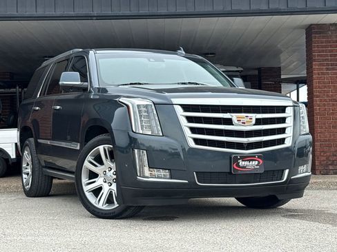 Used 2020 Cadillac Escalade Premium Luxury RWD image 1