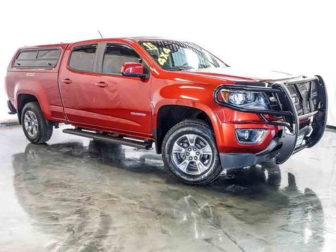 Used 2015 Chevrolet Colorado Z71 w/ LPO, Bed Protection Package AWD/4WD image 2