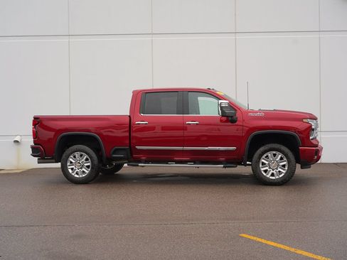 Used 2025 Chevrolet Silverado 3500 High Country w/ High Country Premium Package AWD/4WD image 2