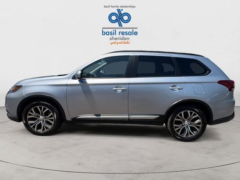 Used 2016 Mitsubishi Outlander SEL FWD image 3