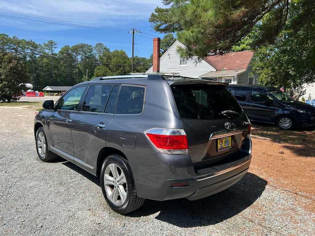 Used 2012 Toyota Highlander Limited w/ Tow Pkg AWD/4WD image 4