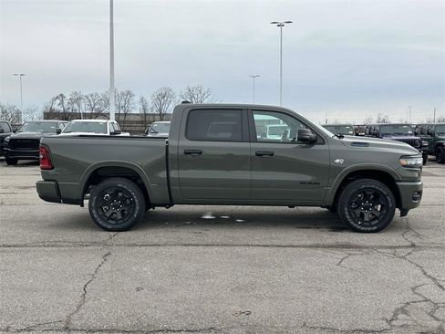 New 2026 RAM 1500 4x4 Crew Cab image 2