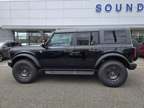 New 2025 Ford Bronco Badlands image 8