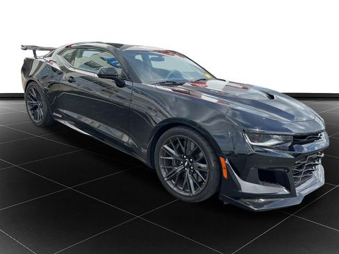 Used 2017 Chevrolet Camaro ZL1 RWD image 7
