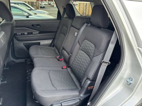 Used 2025 Nissan Pathfinder SV FWD image 40