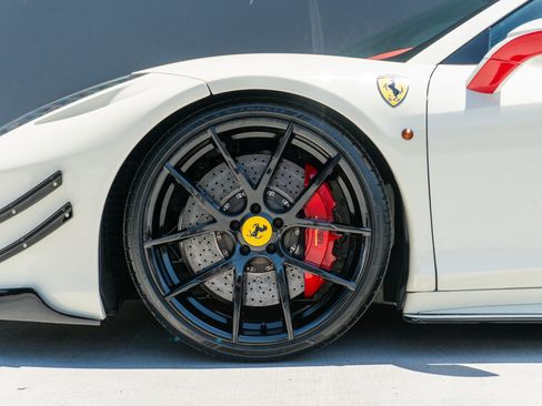 Used 2014 Ferrari 458 Spider RWD image 19