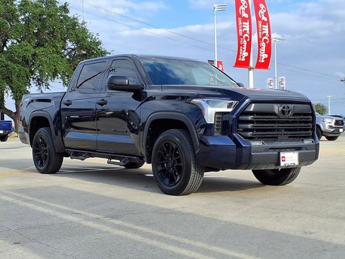 Used 2023 Toyota Tundra SR5 AWD/4WD image 3
