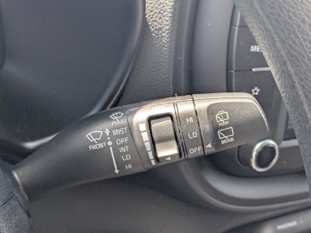 Used 2025 Kia Soul LX w/ LX Technology Package FWD image 26