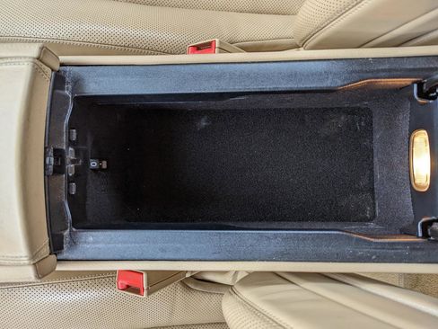 Used 2013 Mercedes-Benz CL 550 4MATIC image 32