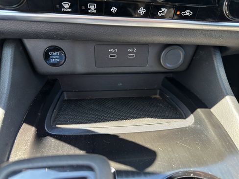 Used 2024 Nissan Rogue SV AWD/4WD image 18