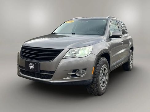 Used 2009 Volkswagen Tiguan SE image 1