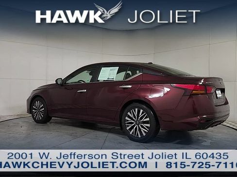 Used 2025 Nissan Altima 2.5 SV FWD image 6