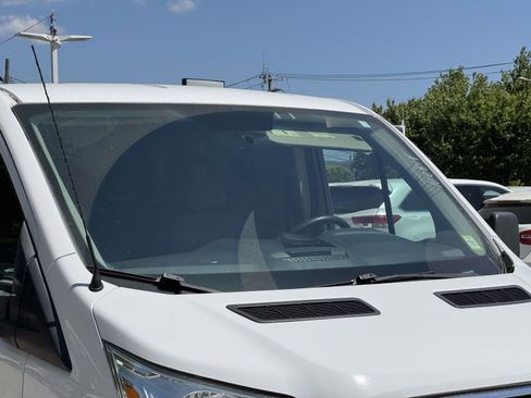 Used 2015 Ford Transit 250 130 Low Roof w/ Exterior Upgrade Package RWD image 12