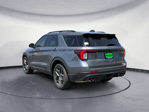 Used 2025 Ford Explorer ST AWD/4WD image 4