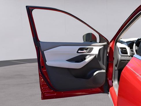 Used 2022 Nissan Rogue SL image 25