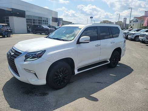 Used 2022 Lexus GX 460 Premium w/ Premium Package AWD/4WD image 3