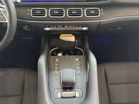 Certified 2025 Mercedes-Benz GLS 450 4MATIC image 18