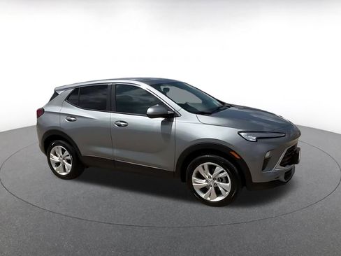 Used 2025 Buick Encore GX Preferred image 2