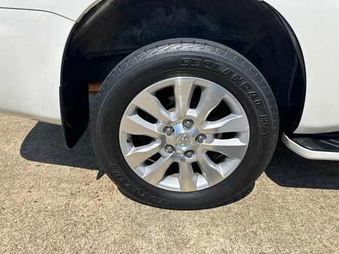 Used 2017 Toyota Sequoia Platinum RWD image 37