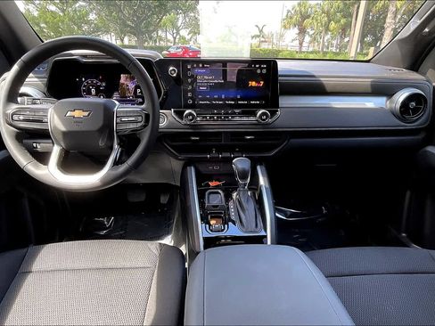 Used 2024 Chevrolet Colorado LT w/ LT Convenience Package image 15