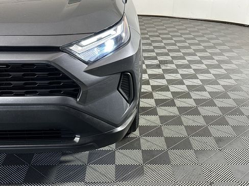 Used 2022 Toyota RAV4 XLE w/ Convenience Package image 9