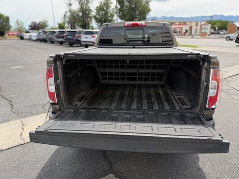 Used 2016 GMC Canyon SLT RWD image 16