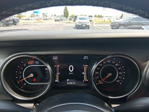 Used 2022 Jeep Wrangler Unlimited Sahara w/ Cold Weather Group AWD/4WD image 19
