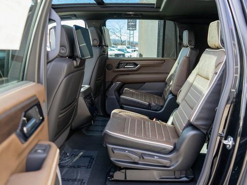 New 2026 GMC Yukon XL Denali Ultimate AWD/4WD image 14