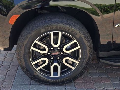 Certified 2023 GMC Yukon AT4 AWD/4WD image 14