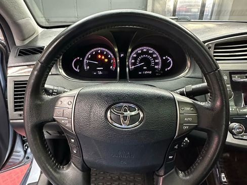 Used 2012 Toyota Avalon Limited image 13