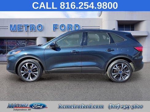 Used 2022 Ford Escape SE w/ SE Sport Appearance Package AWD/4WD image 6