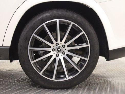 Used 2024 Mercedes-Benz GLS 450 4MATIC image 15
